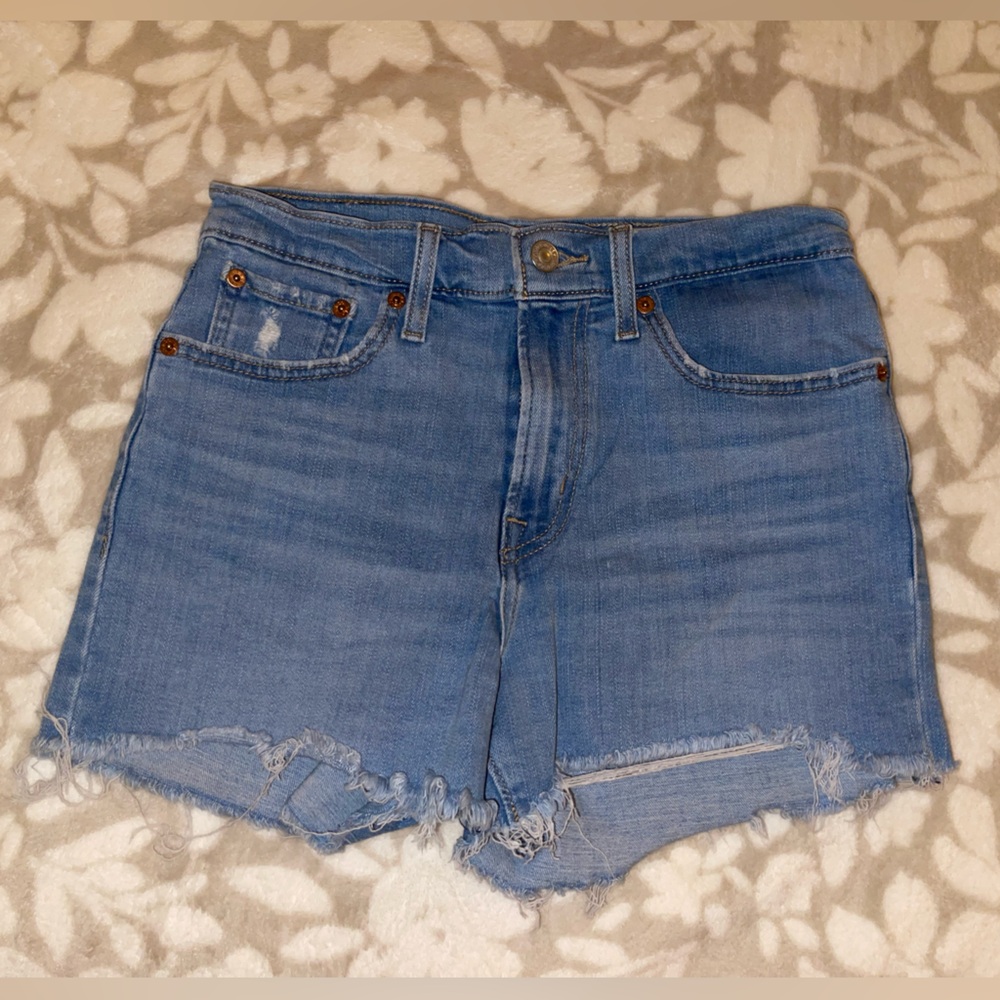 High Rise Shorts Levi’s Size 27